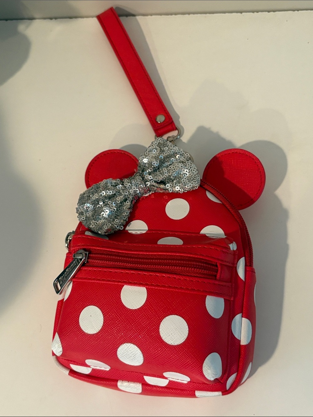 Disney parks lounge, fly Minnie, mouse belt, bag, or mini satchel with strap